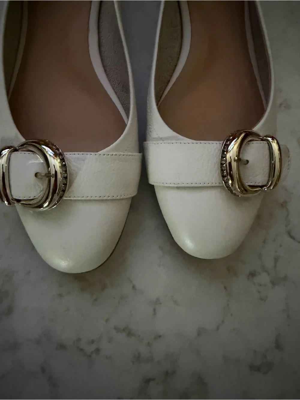 Naturalizer White Leather Heeled Pumps with Silver Buckle
